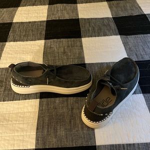 Hey Dudes Women size 8